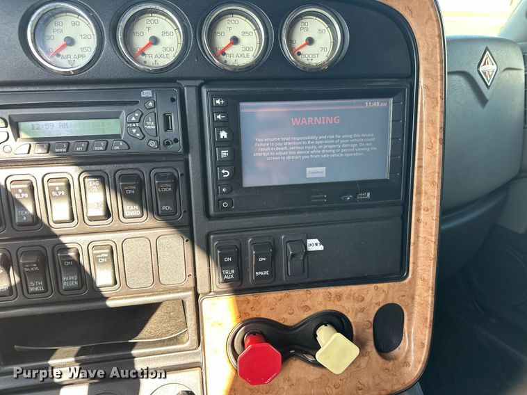 image for item DT6368 2014 International Prostar+ 122 semi truck