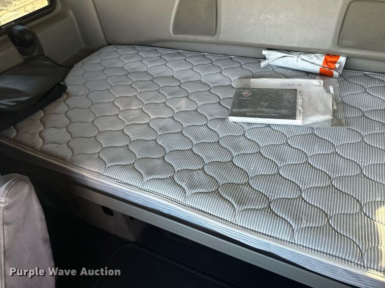 image for item DT6368 2014 International Prostar+ 122 semi truck