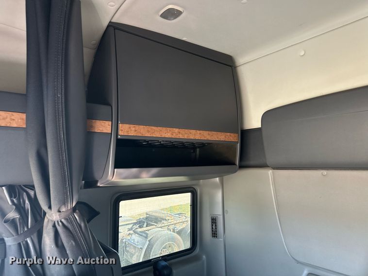 image for item DT6368 2014 International Prostar+ 122 semi truck