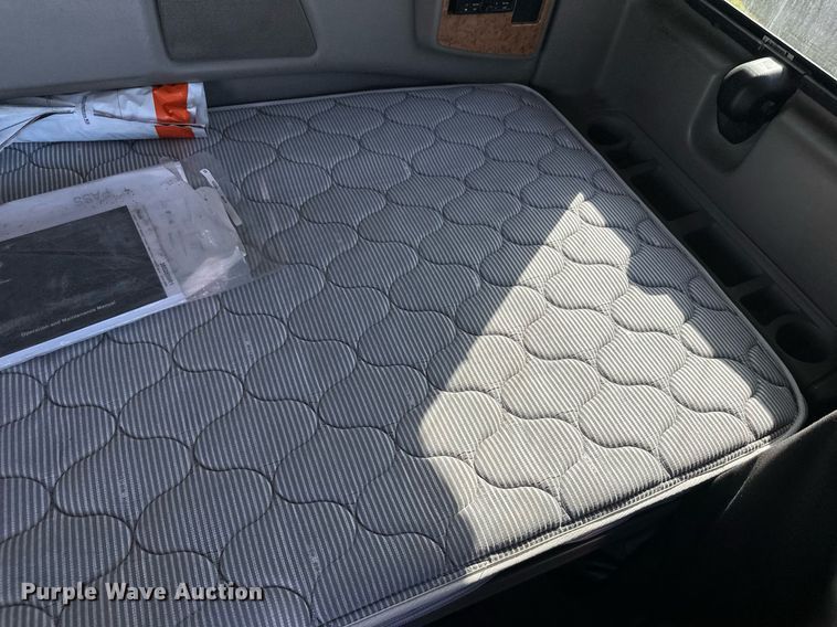 image for item DT6368 2014 International Prostar+ 122 semi truck