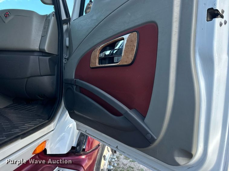 image for item DT6368 2014 International Prostar+ 122 semi truck