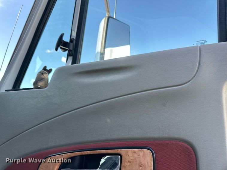 image for item DT6368 2014 International Prostar+ 122 semi truck