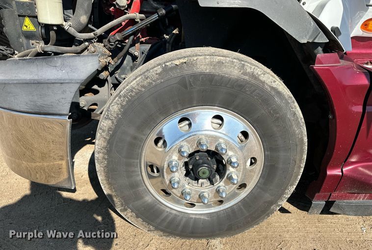 image for item DT6368 2014 International Prostar+ 122 semi truck