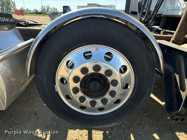 image for item DT6368 2014 International Prostar+ 122 semi truck