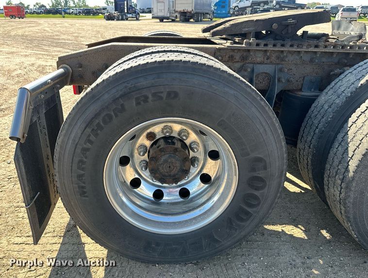 image for item DT6368 2014 International Prostar+ 122 semi truck