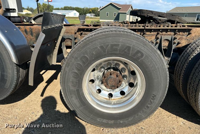 image for item DT6368 2014 International Prostar+ 122 semi truck