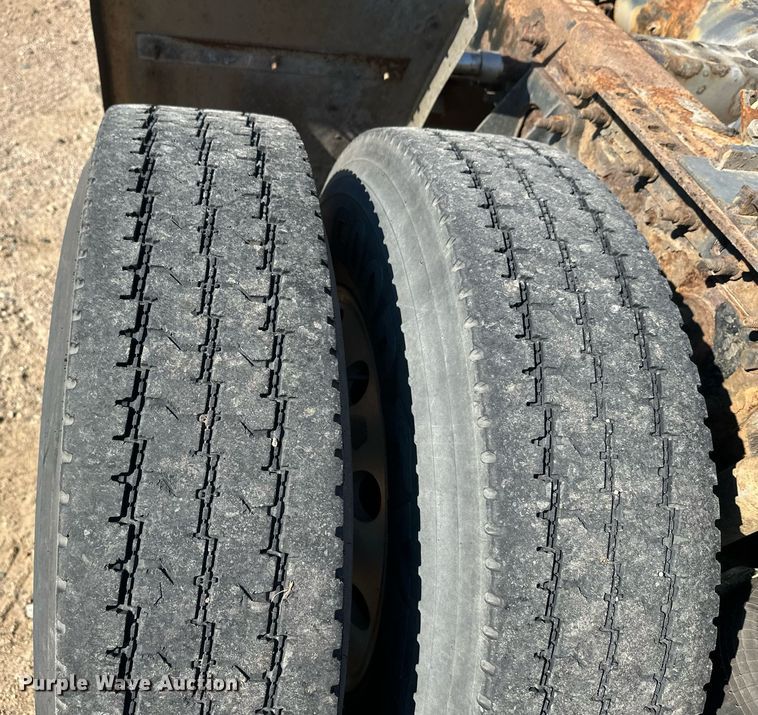 image for item DT6368 2014 International Prostar+ 122 semi truck