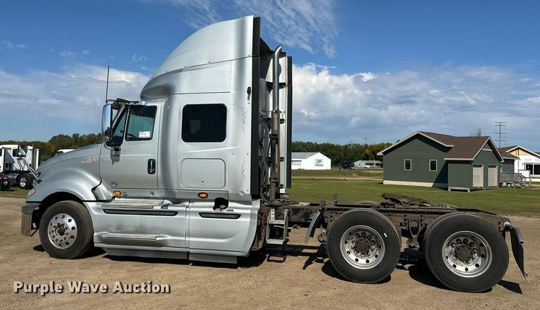 image for item DT6369 2015 International Prostar+ 122 semi truck