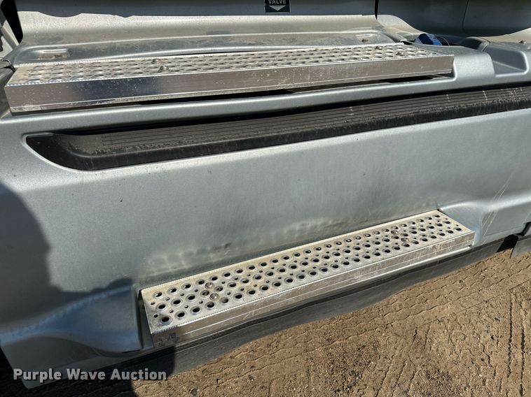 image for item DT6369 2015 International Prostar+ 122 semi truck