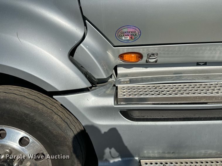 image for item DT6369 2015 International Prostar+ 122 semi truck