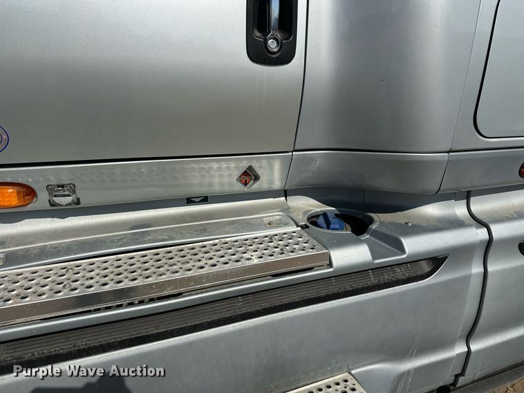 image for item DT6369 2015 International Prostar+ 122 semi truck