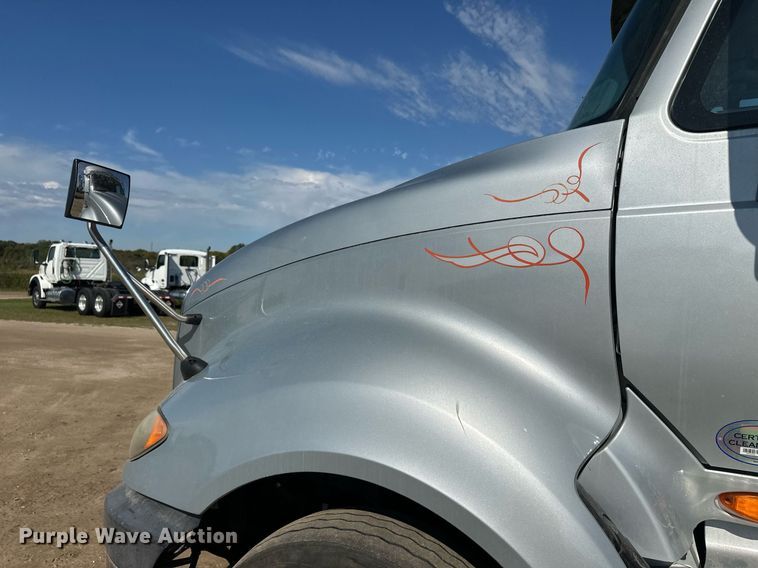image for item DT6369 2015 International Prostar+ 122 semi truck