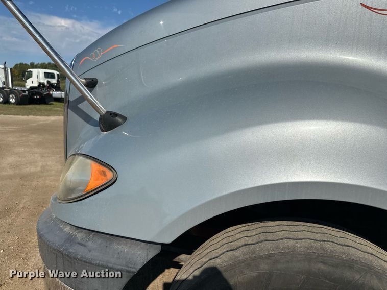 image for item DT6369 2015 International Prostar+ 122 semi truck