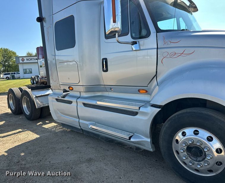 image for item DT6369 2015 International Prostar+ 122 semi truck