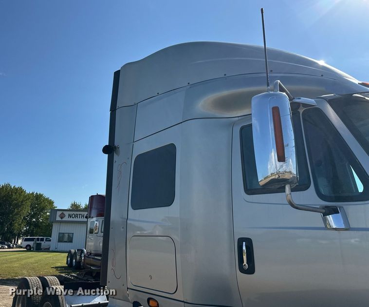 image for item DT6369 2015 International Prostar+ 122 semi truck