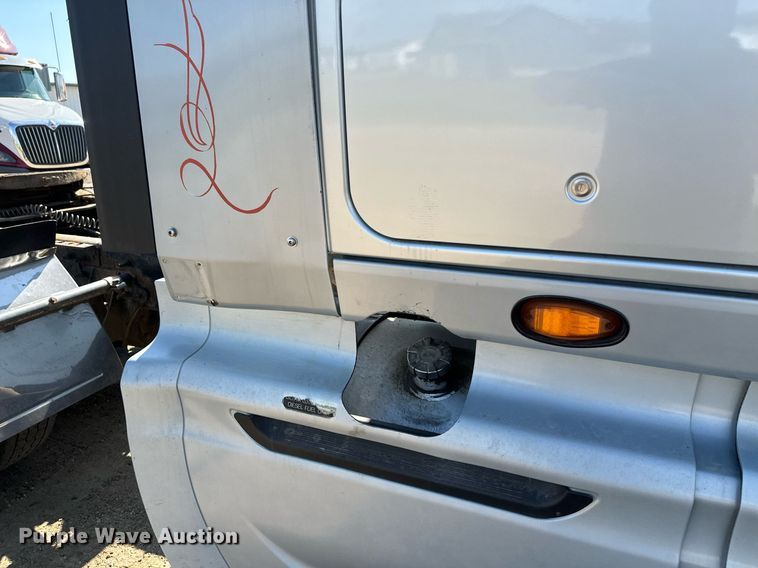 image for item DT6369 2015 International Prostar+ 122 semi truck