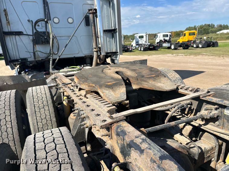 image for item DT6369 2015 International Prostar+ 122 semi truck