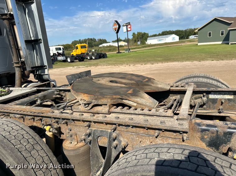 image for item DT6369 2015 International Prostar+ 122 semi truck