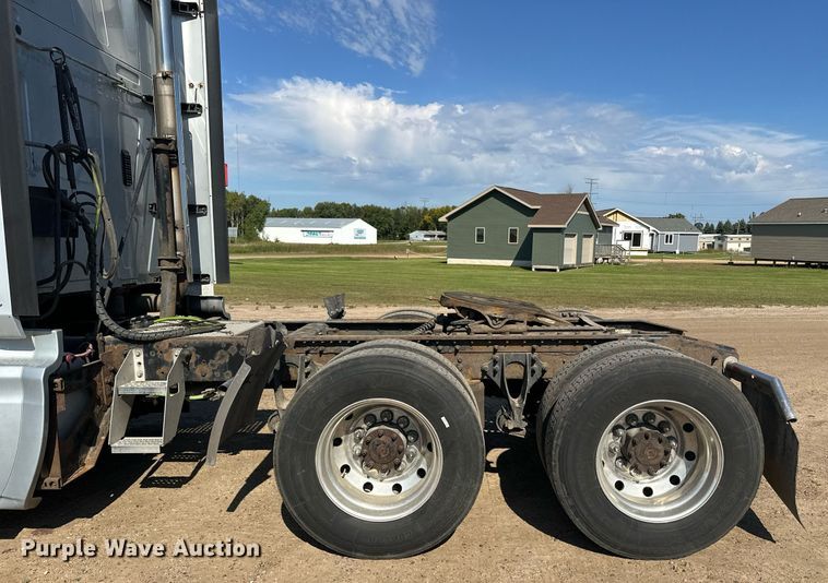 image for item DT6369 2015 International Prostar+ 122 semi truck