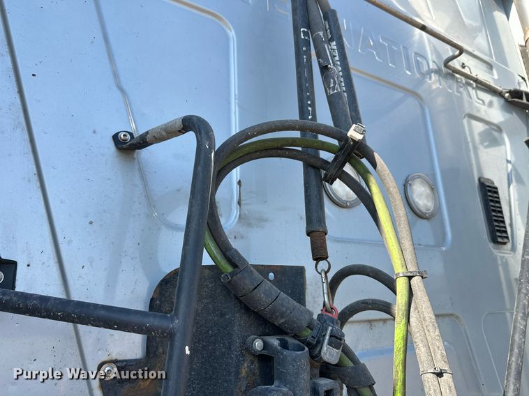 image for item DT6369 2015 International Prostar+ 122 semi truck