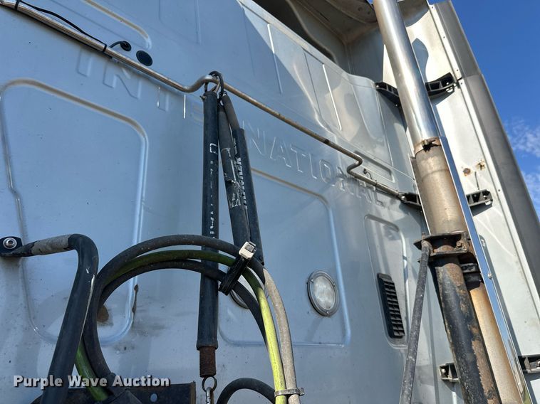 image for item DT6369 2015 International Prostar+ 122 semi truck