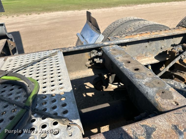 image for item DT6369 2015 International Prostar+ 122 semi truck