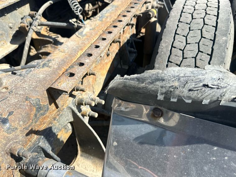 image for item DT6369 2015 International Prostar+ 122 semi truck