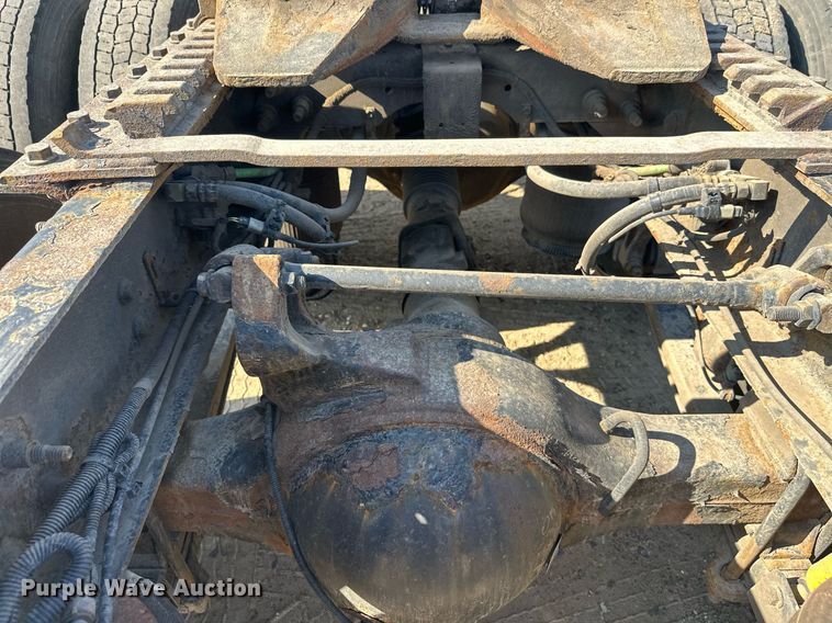 image for item DT6369 2015 International Prostar+ 122 semi truck