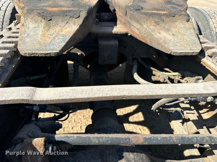 image for item DT6369 2015 International Prostar+ 122 semi truck