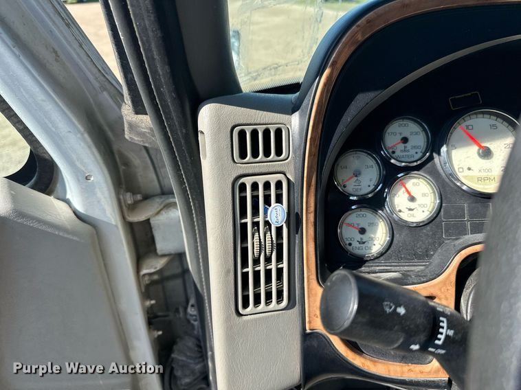 image for item DT6369 2015 International Prostar+ 122 semi truck