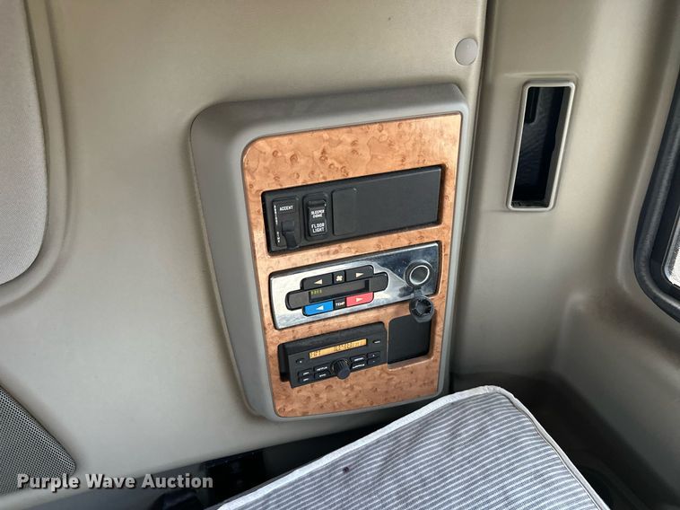 image for item DT6369 2015 International Prostar+ 122 semi truck