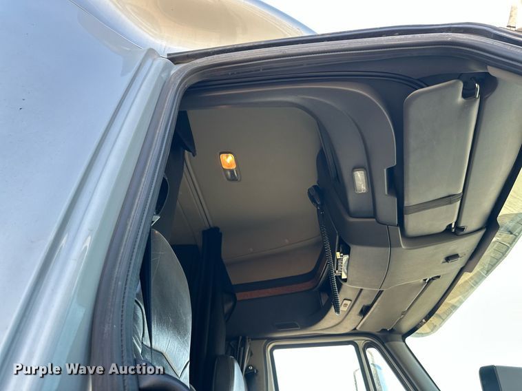 image for item DT6369 2015 International Prostar+ 122 semi truck