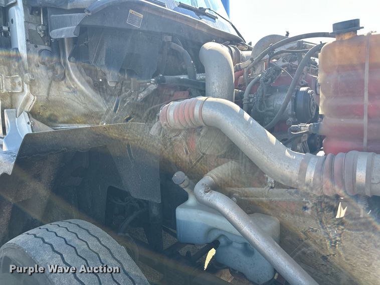 image for item DT6369 2015 International Prostar+ 122 semi truck