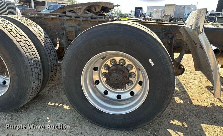 image for item DT6369 2015 International Prostar+ 122 semi truck