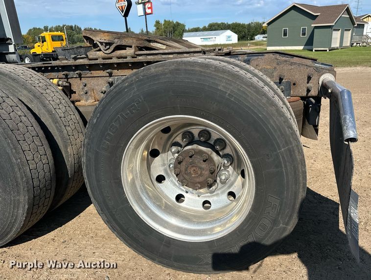 image for item DT6369 2015 International Prostar+ 122 semi truck