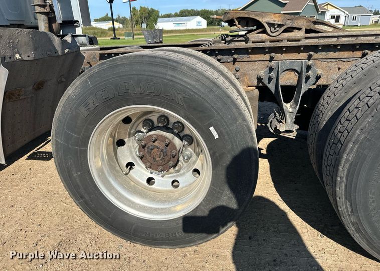 image for item DT6369 2015 International Prostar+ 122 semi truck