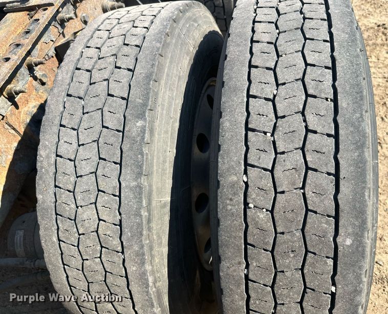 image for item DT6369 2015 International Prostar+ 122 semi truck