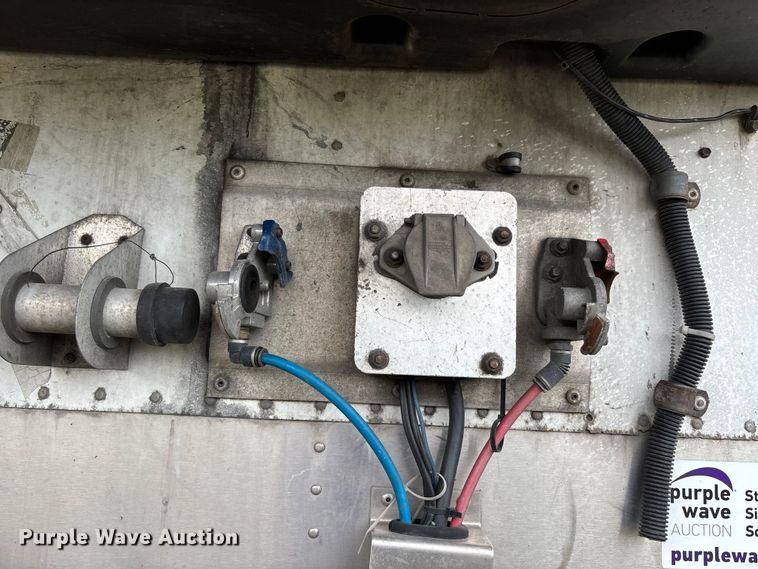 image for item DU1279 2012 Wabash refrigerated van trailer