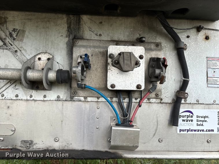 image for item DU1279 2012 Wabash refrigerated van trailer