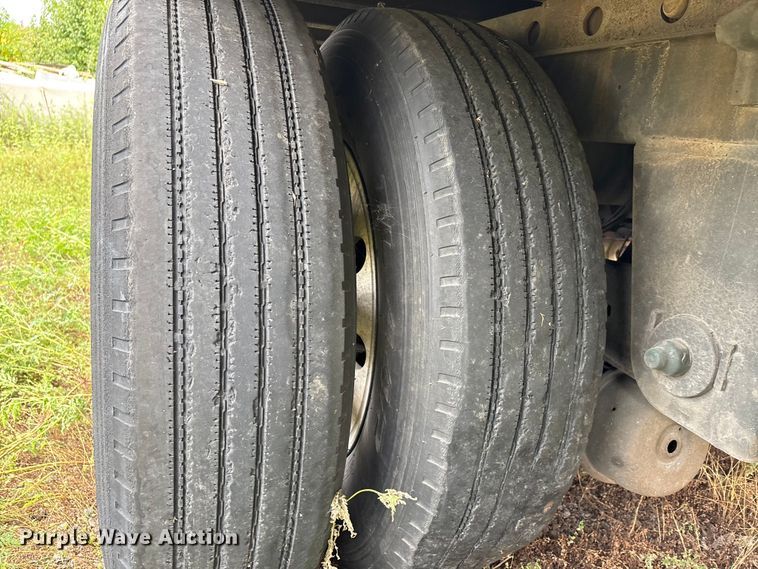 image for item DU1279 2012 Wabash refrigerated van trailer