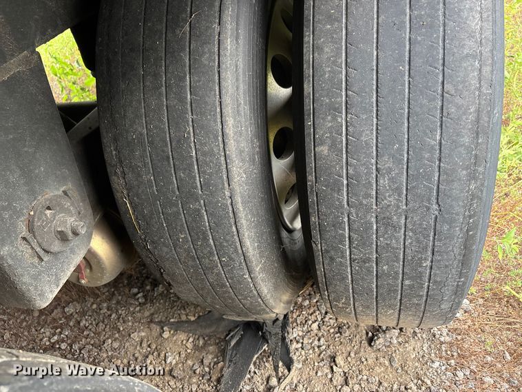 image for item DU1279 2012 Wabash refrigerated van trailer