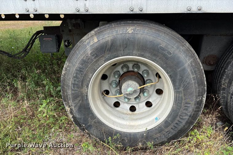 image for item DU1281 2013 Wabash refrigerated van trailer