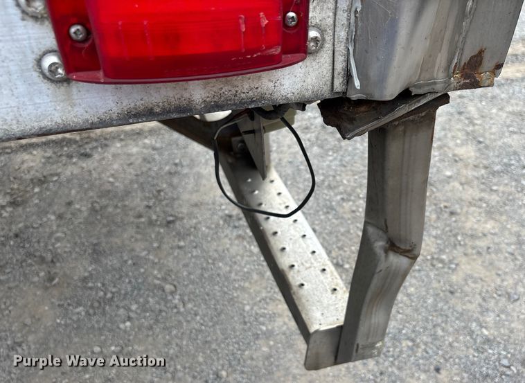 image for item DU1282 2013 Wabash refrigerated van trailer