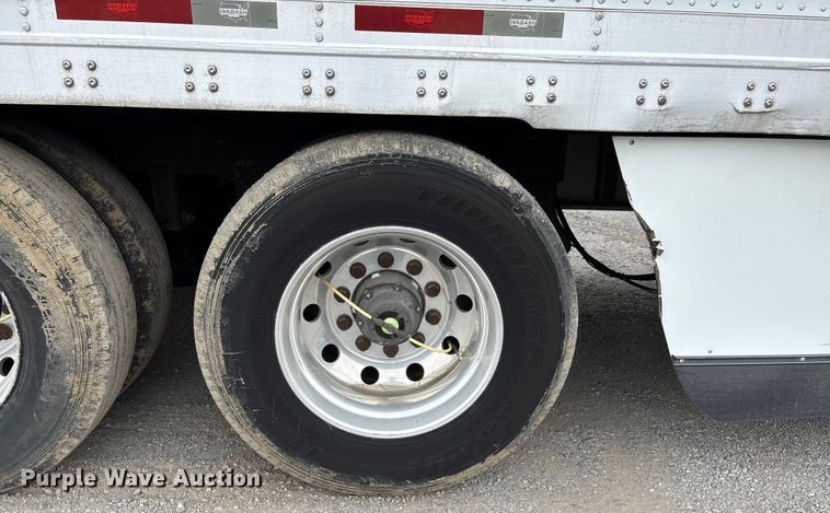 image for item DU1282 2013 Wabash refrigerated van trailer