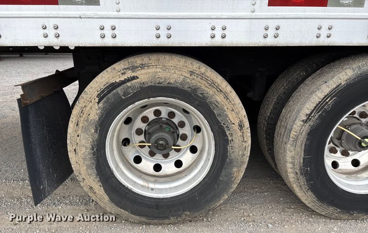 image for item DU1282 2013 Wabash refrigerated van trailer