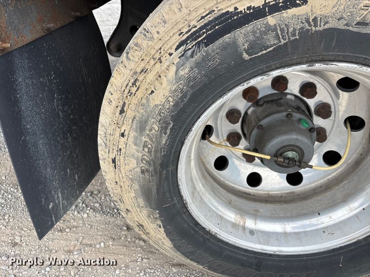 image for item DU1282 2013 Wabash refrigerated van trailer