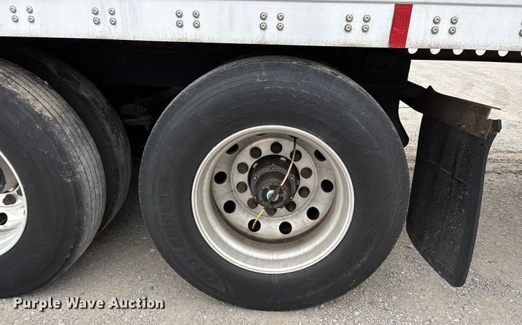 image for item DU1282 2013 Wabash refrigerated van trailer