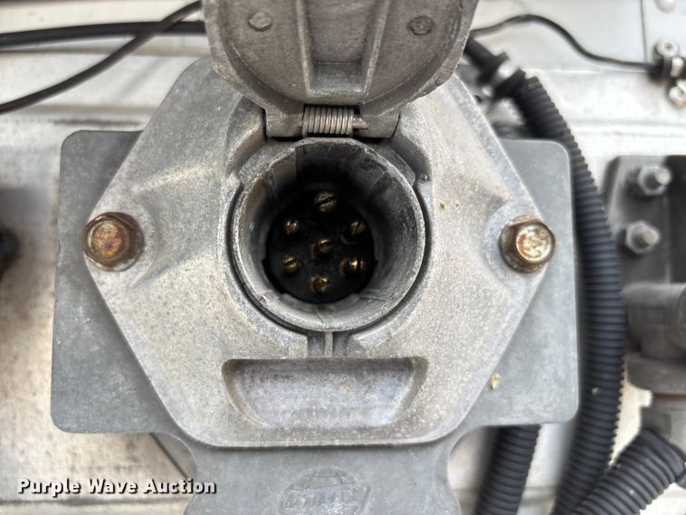 image for item DU1283 2015 Utility 3000R refrigerated van trailer