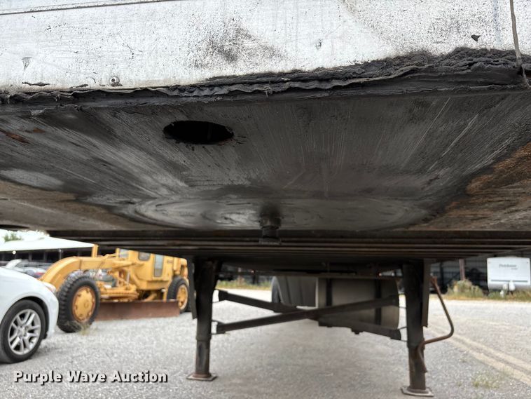 image for item DU1283 2015 Utility 3000R refrigerated van trailer