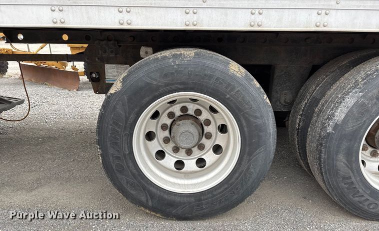 image for item DU1283 2015 Utility 3000R refrigerated van trailer